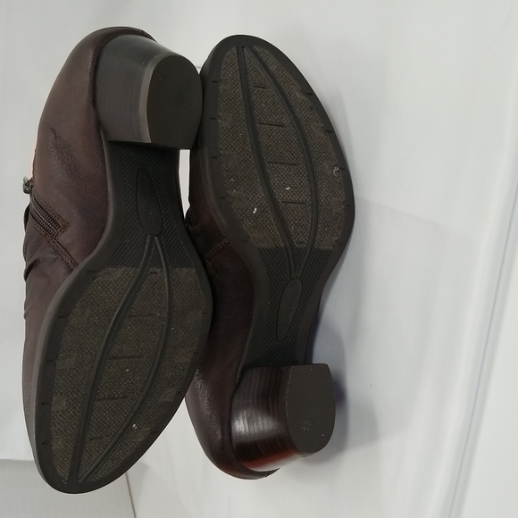 Baretraps SZ 9M Rosamund Ankle Boots Booties Heeled Brown Side Zip Vegan - Picture 7 of 11